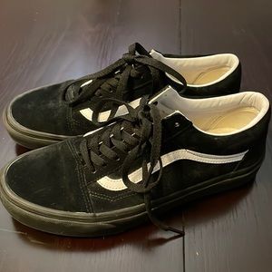 Size 8.5 mens Black with white stripe Vans